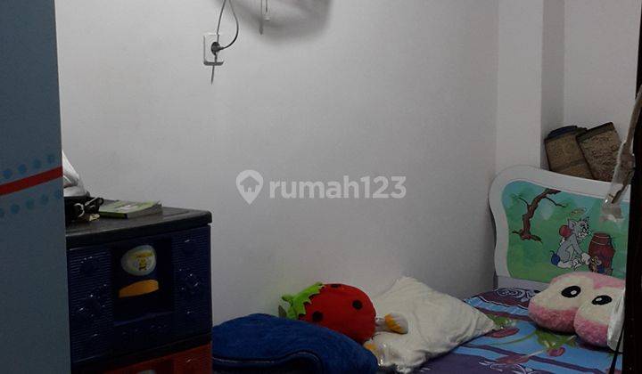 Rumah Furnished Sertifikat Hak Milik di Babatan Pratama, Surabaya 1