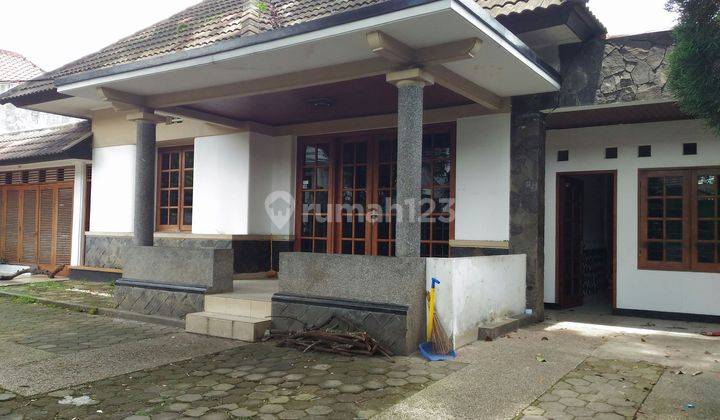 Rumah khusus untuk kantor di Sayap Dago, strategis dan istimewa 1