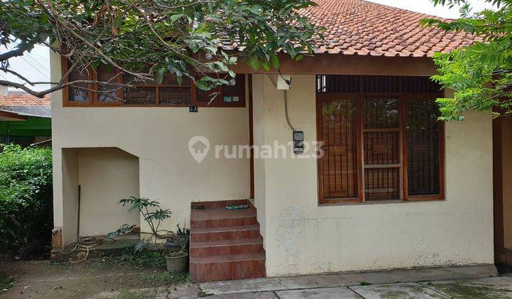 Rumah Bagus dan Nyaman dekat Perumahan Bintaro Jaya 1