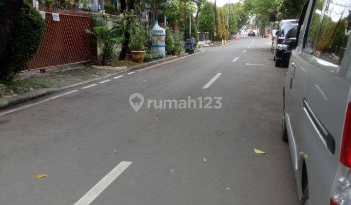 Rumah tanah luas , cempaka putih tengah ,jalan depan 2 mobil . 1