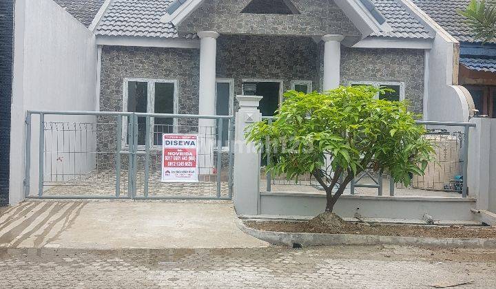 Rumah siah huni dengan fasilitas full furnish di Cluster Cendana Taman Royal, Tangerang