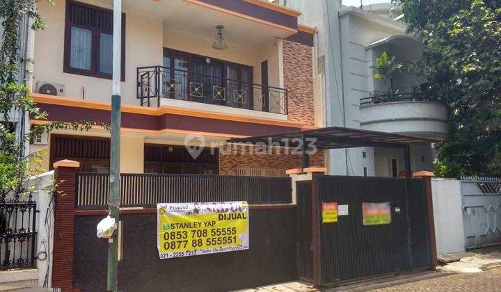 Rumah Puri Kenacana di Puri Indah, ST-R669 1