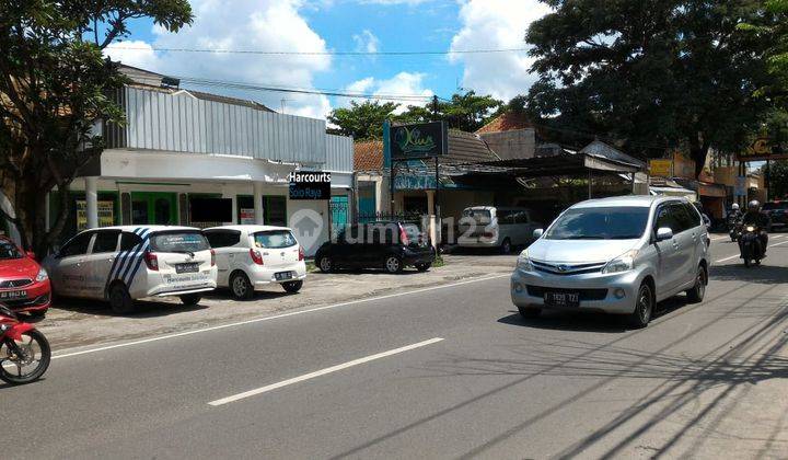 Rumah 2 Lantai LT 840 meter Pinggir Jalan Besar dekat Grand Mall | laweyan01 2