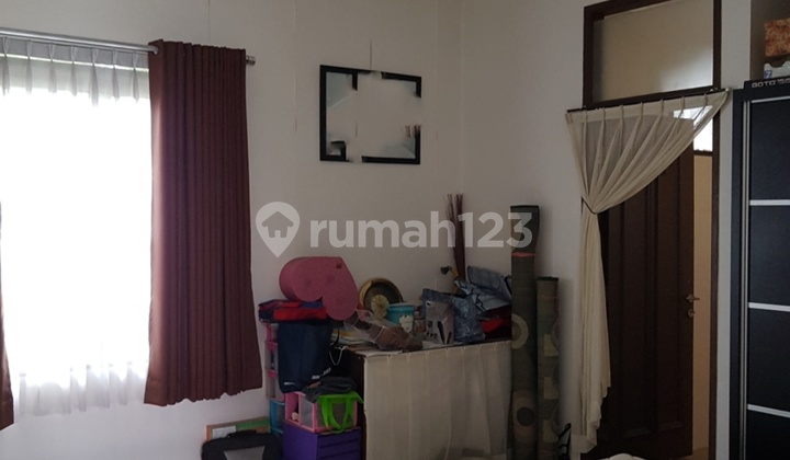 Modern minimalist 2-storey house in Setrasari is nice 2