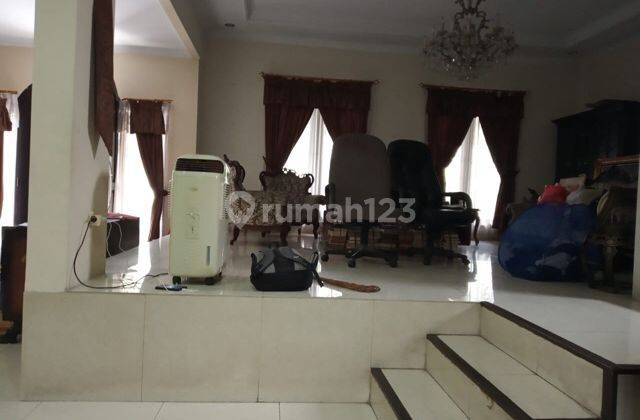 Rumah semi furnished strategis di Kebayoran Baru 2