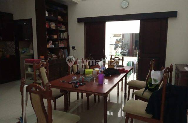 Rumah semi furnished strategis di Kebayoran Baru 1