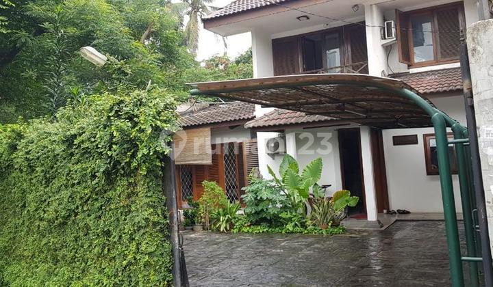 Rumah Hunian Nyaman dan Asri di daerah Jakarta Selatan. Rumah Hunian Nyaman dan Asri di daerah Jakarta Selatan.