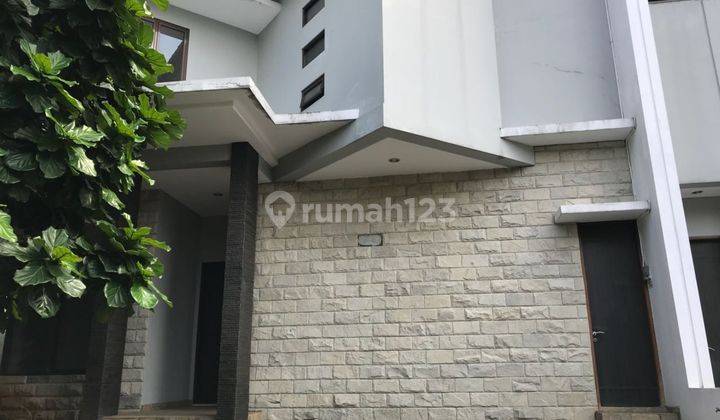 Minimalist Townhouse For Rent 1