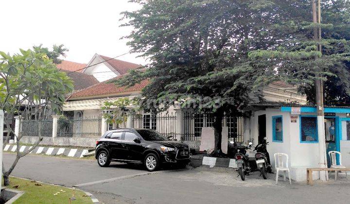 Rumah pojok di Taman Dieng 1