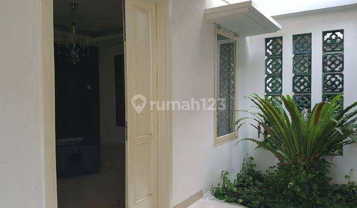 Rumah di Puri Mutiara III. 4+2 Kamar. Furnish. Rp. 370 Juta/Tahun 2