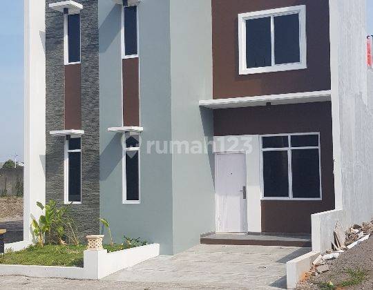 Rumah baru 2lantai cluster di colomadu, dekat pintu tol klodran.. 1