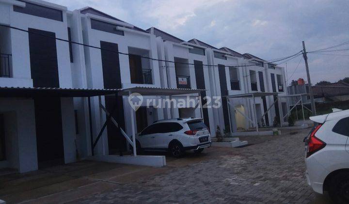 Di jual rumah 2 lantai ciputat tangerang selatan ready siap huni tanpa dp bebas banjir dekat MRT,stasiun kereta,pintu toll, halte busway dekat pusat pendidikan,pusat perbelanjaan dan dekat tempat wisata ,kuliner rumah sakit dan area perkantoran 2