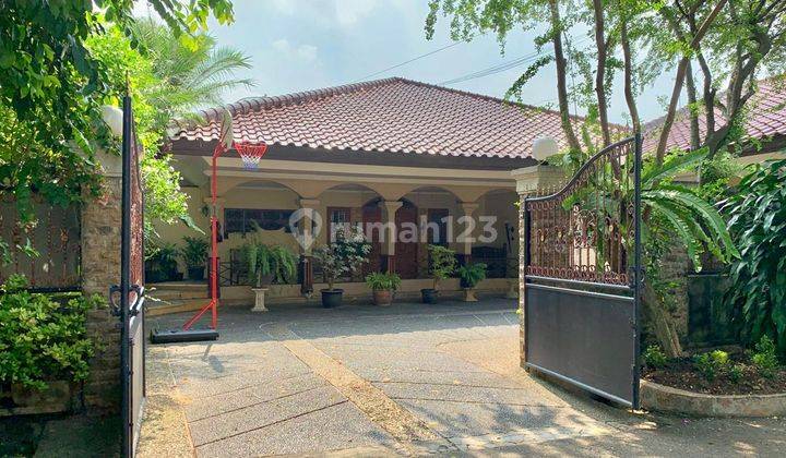 Rumah siap huni tenang jalan lebar harga menarik di Kemang Dalam 1