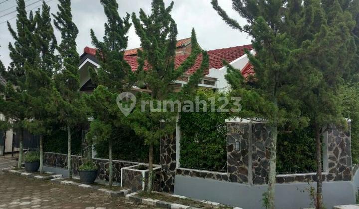 RUMAH NYAMAN SIAP HUNI POSISI HOEK DI KOMPLEK BUMI PANYILEUKAN