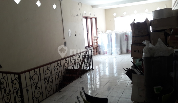 Rumah Cilandak dibawah NJOP Depan Jalan Raya Hook strategis  untuk Usaha