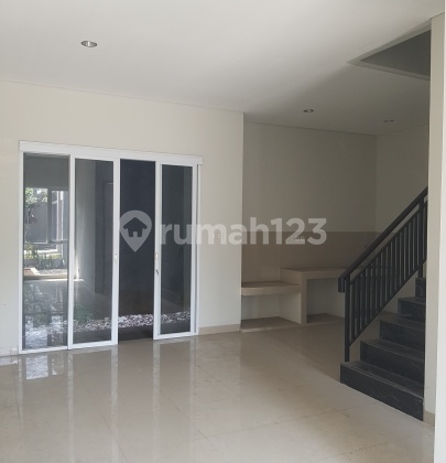 Rumah 2 Lantai Sayap Setrasari, baru minimalis Rumah 2 Lantai Sayap Setrasari, baru minimalis