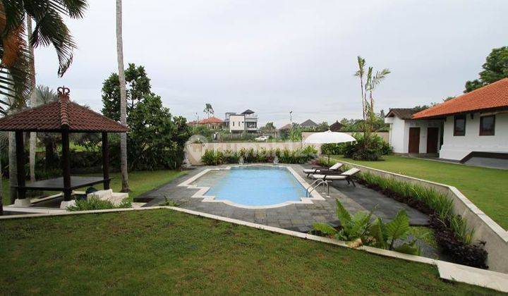 Nice Location!! Villa with Spacious Garden at Pererenan, 3 mins to Beach 2