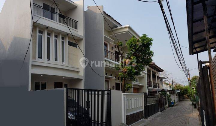 Rumah 3 Lantai Baru Unfurnished di duri kepa jakarta barat 1