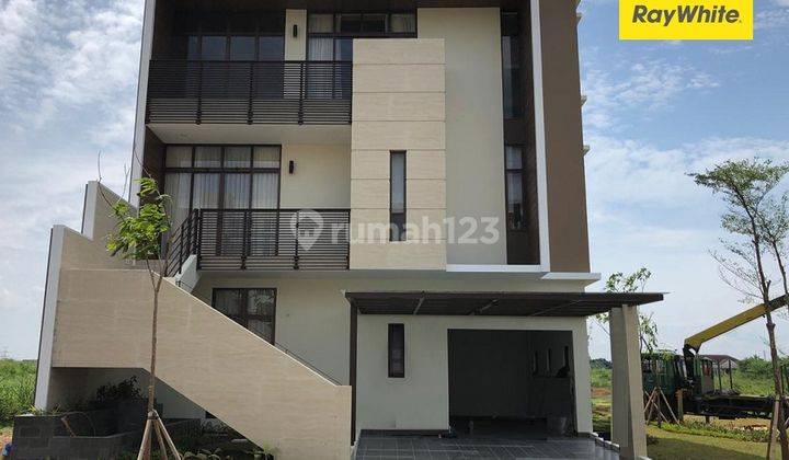Rumah Hoek Mewah Full Furnish Morizen Sumitomo Summarecon Bekasi 1