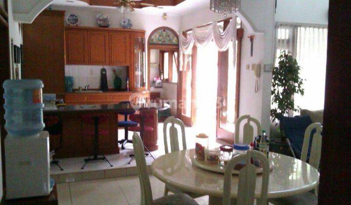 Rumah Dengan Bangunan Yang Terawat di BATUNUNGGAL, Furnished 2