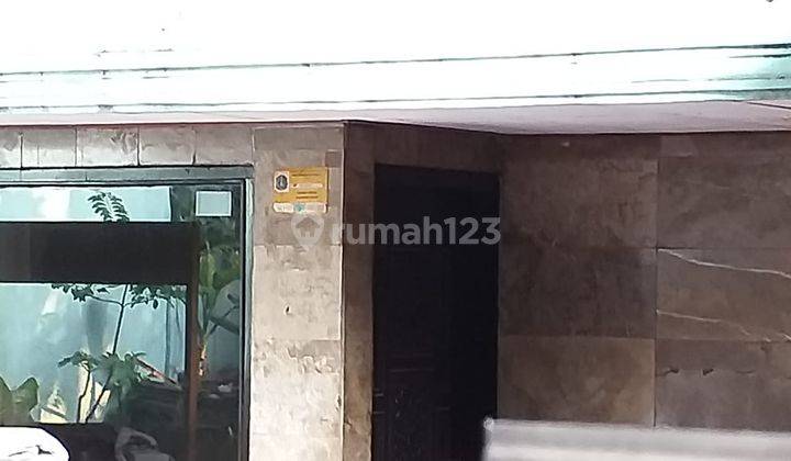 Rumah sudah renovasi dan siap huni di tanjung duren 1