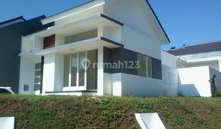 Rumah Asri Hook Di Rancamaya Golf Estate Bogor Dekat Jalan Tol 2