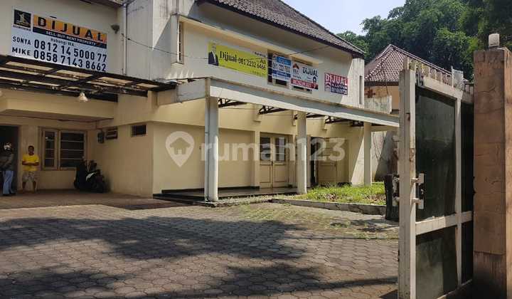 For Sale 2-Story Residential House in Dago Bandung Wing For Sale 2-Story Residential House in Dago Bandung Wing