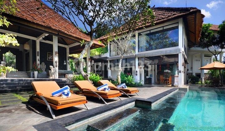 Rice paddy view villa in Canggu Berawa 2