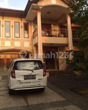 Villa Mewah Dengan Kolam Renang, View Gunung Lawu 1
