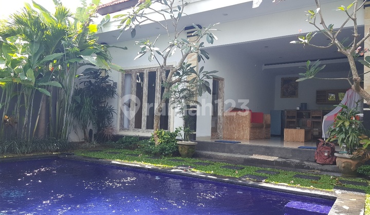 Villa cantik dekat pantai Berawa Canggu