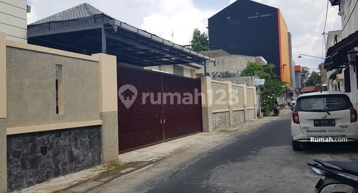 Rumah Mewah Tengah Kota Solo