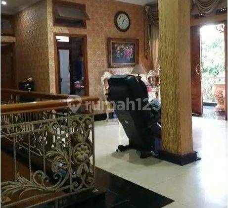 Rumah Mewah, Hoek, 3 Lantai di Batununggal Molek Bandung 1