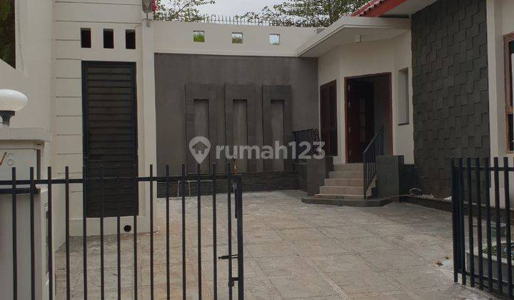 Rumah minimalis renovasi baru di candi golf 1