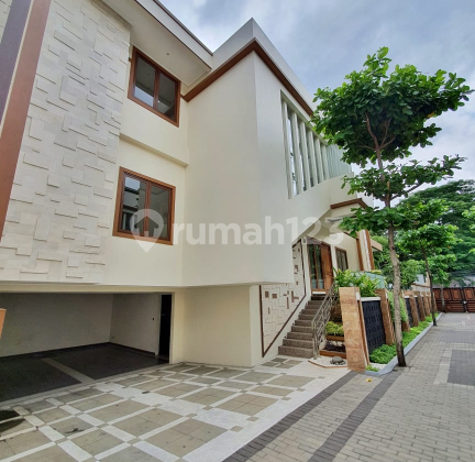 Cilandak Town house baru asri cantik,jakarta selatan