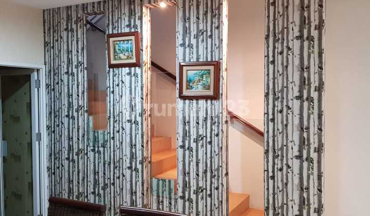 Rumah besar Taman Palem Lestari 2