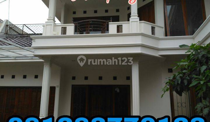 Rumah Bagus di dalam komplek di Mampang.  1