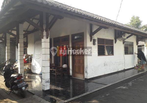 Rumah Mewah Lokasi Strategis di Jakarta Selatan 2