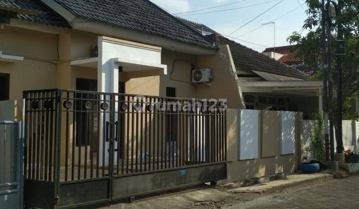 Rumah murah nyaman dan asri  di perumahan Puri anjasmoro 1