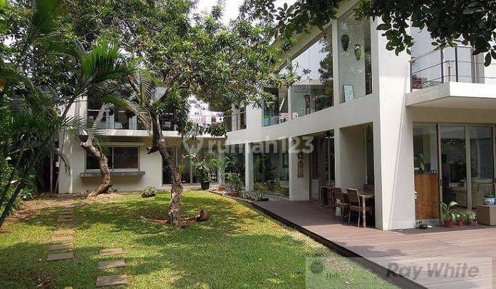 Rumah lux dengan modern konsep dan desain tropikal di Cilandak dekat kawasan bisnis Jakarta Selatan 1