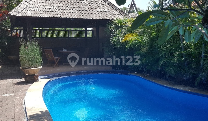 Nice villa and walking distance to ketewel beach 2