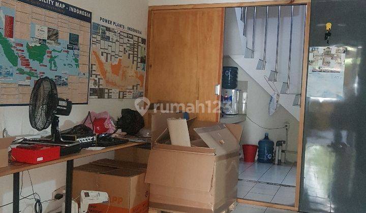 Rumah siap huni lokasi bagus di cluster Italy Banjar Wijaya, Tangerang 2