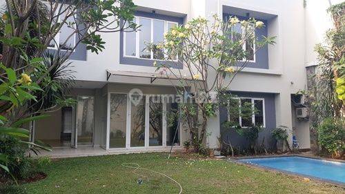 For Rent Fabulous Atmosphere Of House Compound In Kemang 2