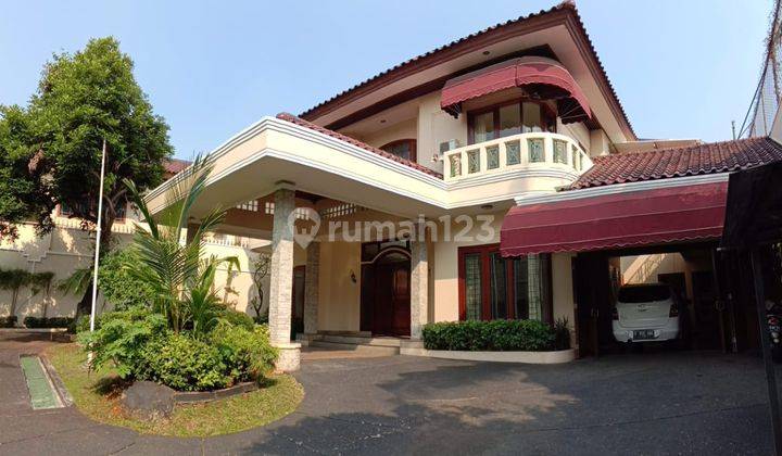 Two Storey House 5+2 BR with Pool SF Idr 45 Million 1