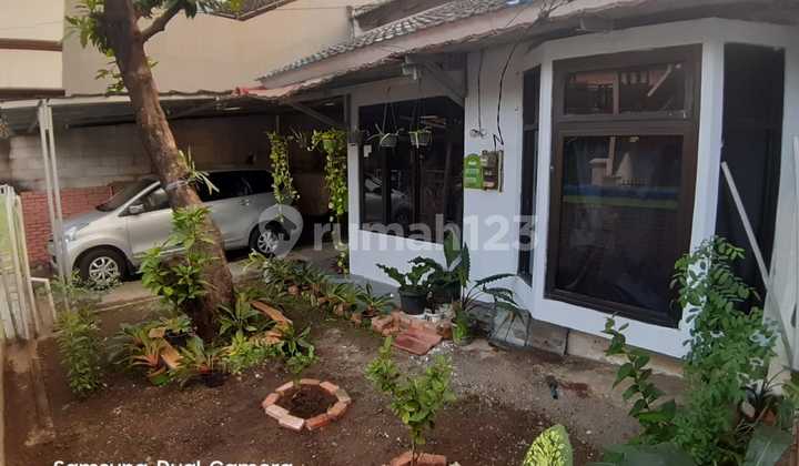 Strategic 2-level green house in East Bekasi.
