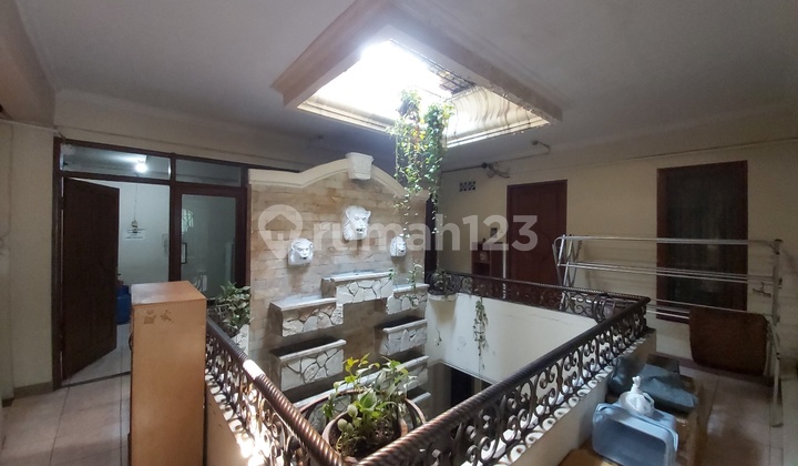 Rumah bagus di grogol..jakarta barat jalan besar 2