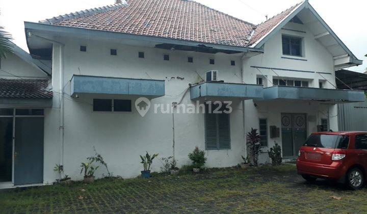 Dijual Cepat Rumah bangunan lama , posisi Hook Tengah Kota , Semarang 1