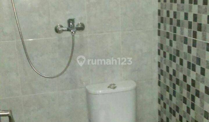 Edisi BU satu unit rumah second 2 lantai bagus dan murah sekali 2