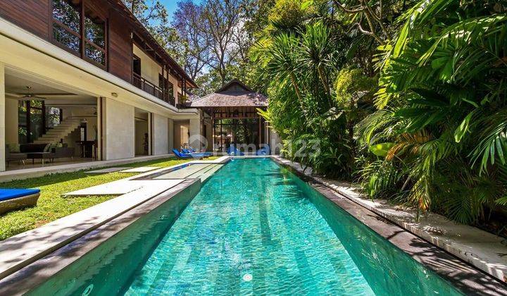 Stunningly designed Freehold Villa in the prestigious of Seminyak...600 meters to Petitenget beach and this newly renovated villa is ideal for events of up to 100 people and weddings of up to 80 people seated  2