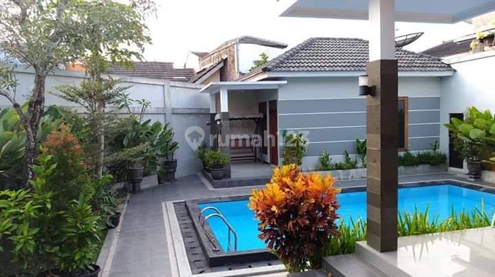 Rumah Mewah + Kolam renang di jalan kaliurang 1