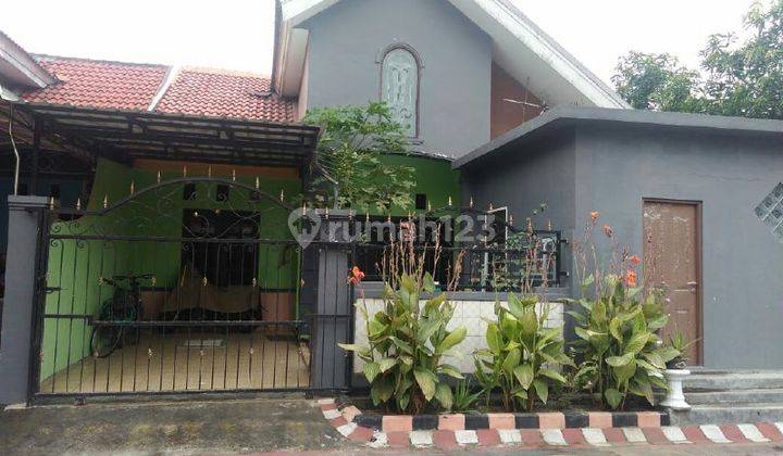 Rumah Pusat Kota Sidoarjo di Green Park Regency 1